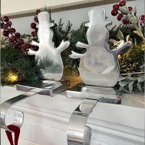 Pair of Metal Snowman Stocking Hangers ⛄️⛄️